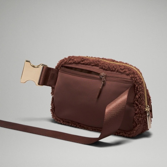 NWT Lululemon Everywhere Brown Fleece Belt Bag 1L - Picture 3 of 9